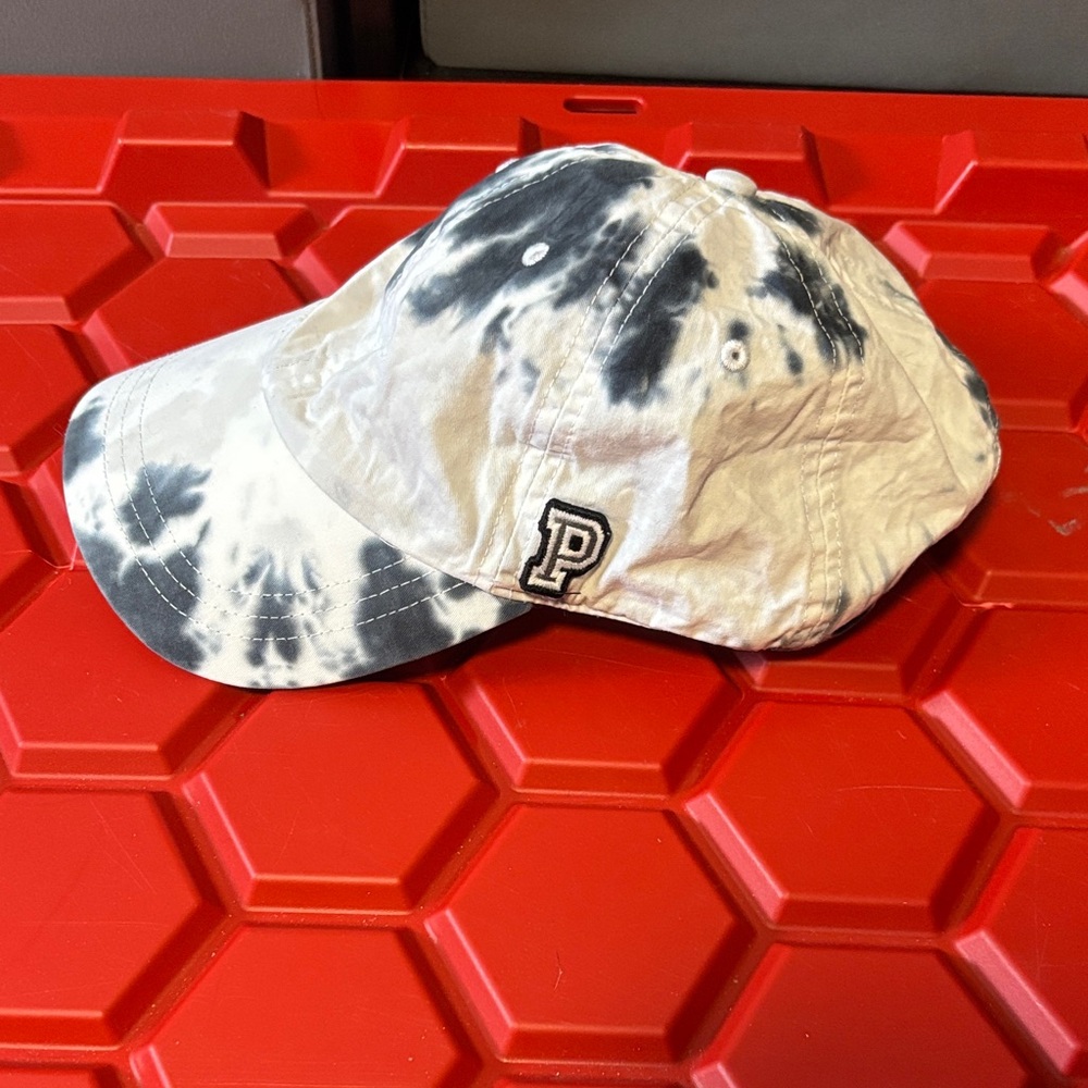 PINK‎ Victoria's Secret Kids Black and White Tie-Dye Hat